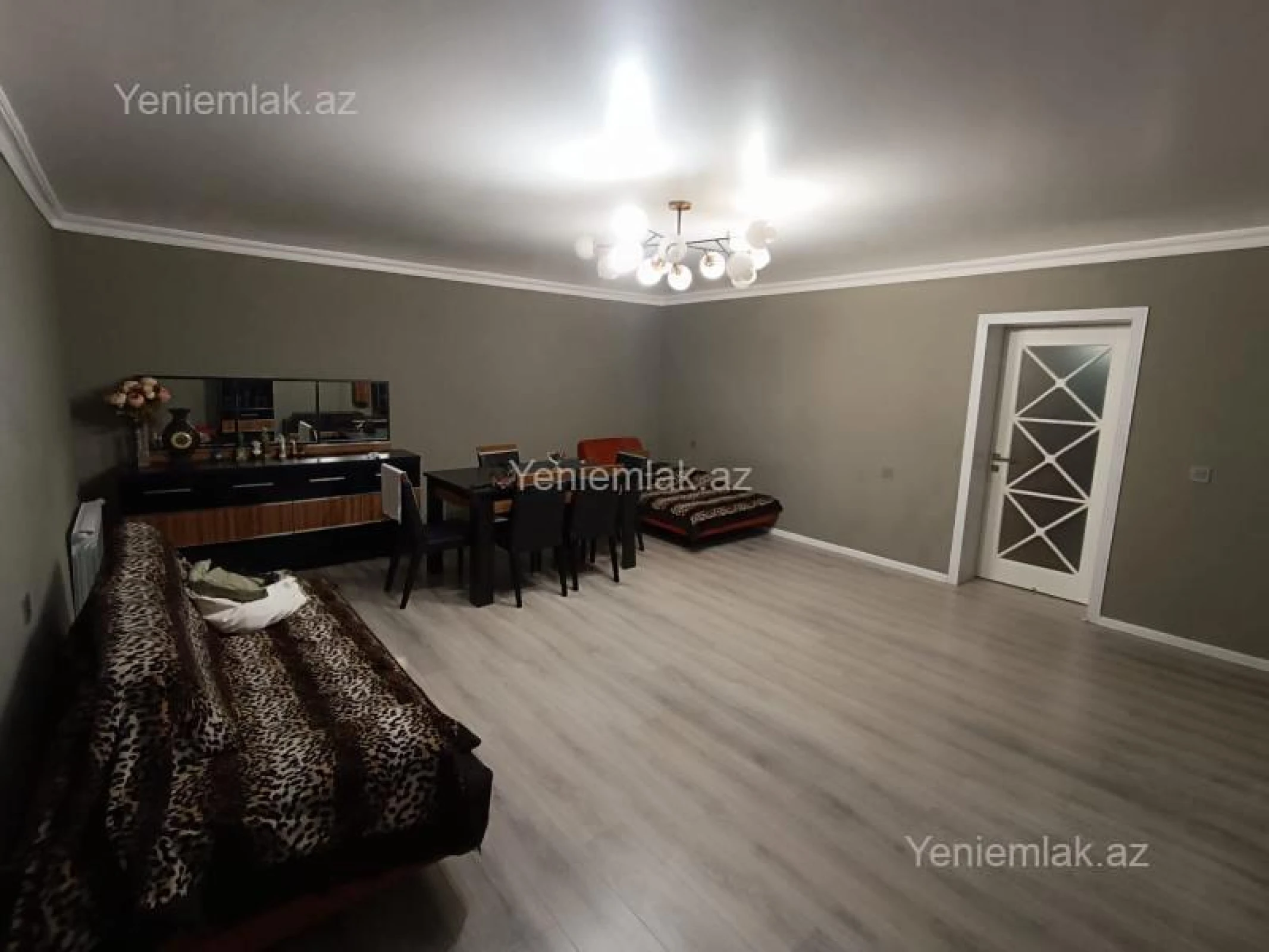 Satılır 3 otaqlı köhnə tikili 95 m²