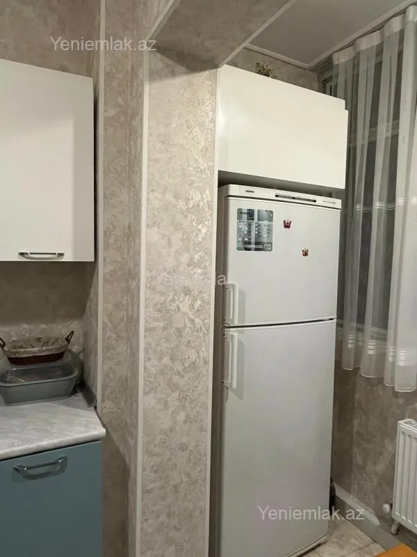 Satılır 3 otaqlı köhnə tikili 90 m²