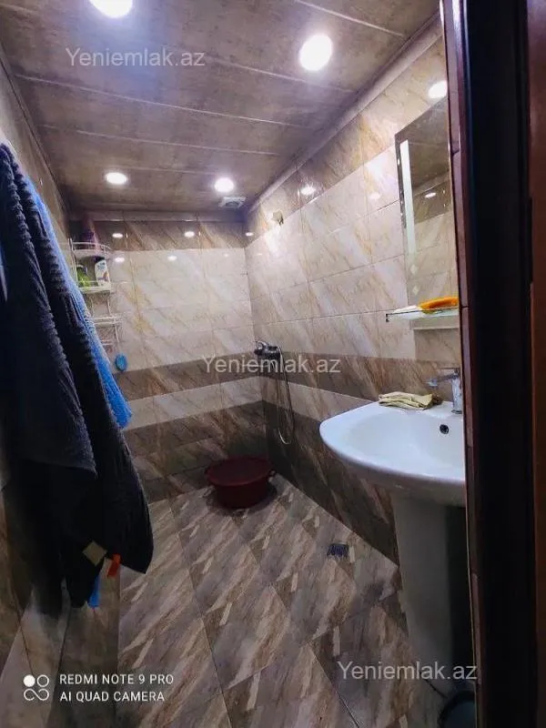 Satılır 3 otaqlı köhnə tikili 75 m²