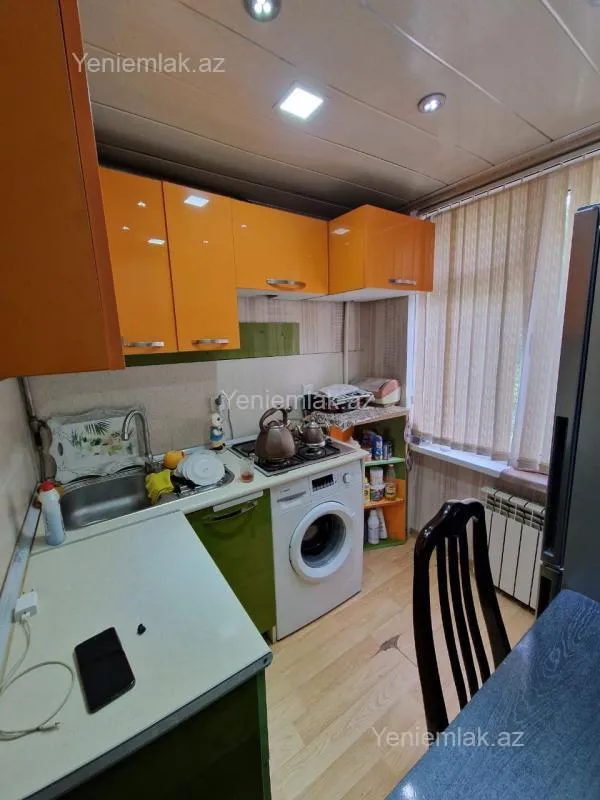 Satılır 1 otaqlı köhnə tikili 33 m²