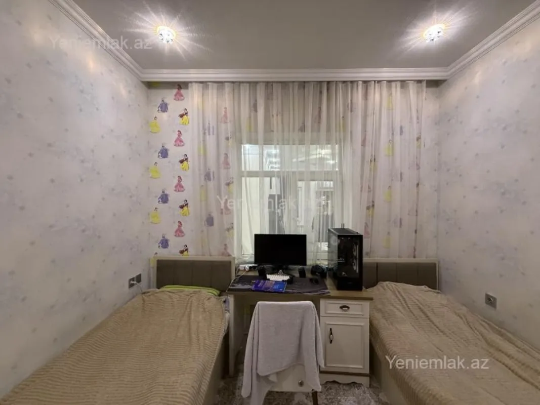 Satılır 7 otaqlı həyət evi 250 m²