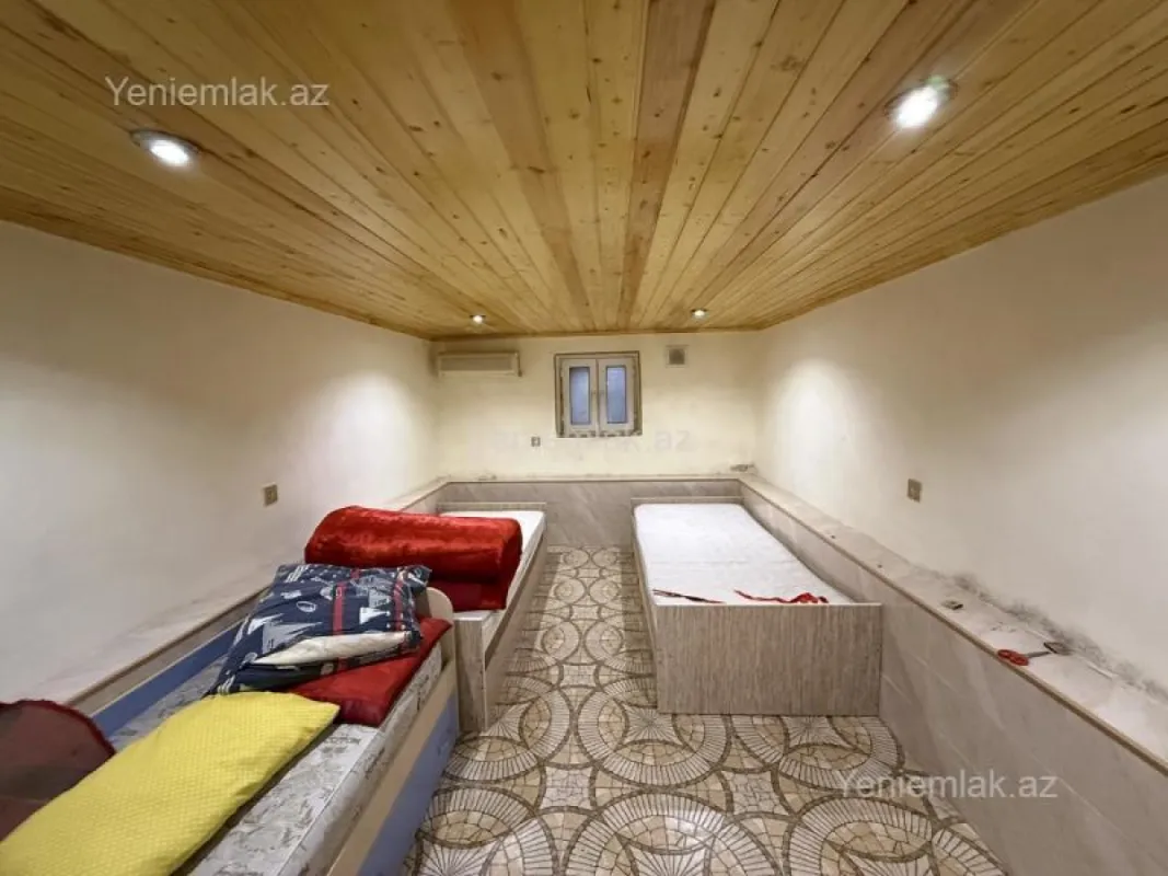 Satılır 7 otaqlı həyət evi 250 m²