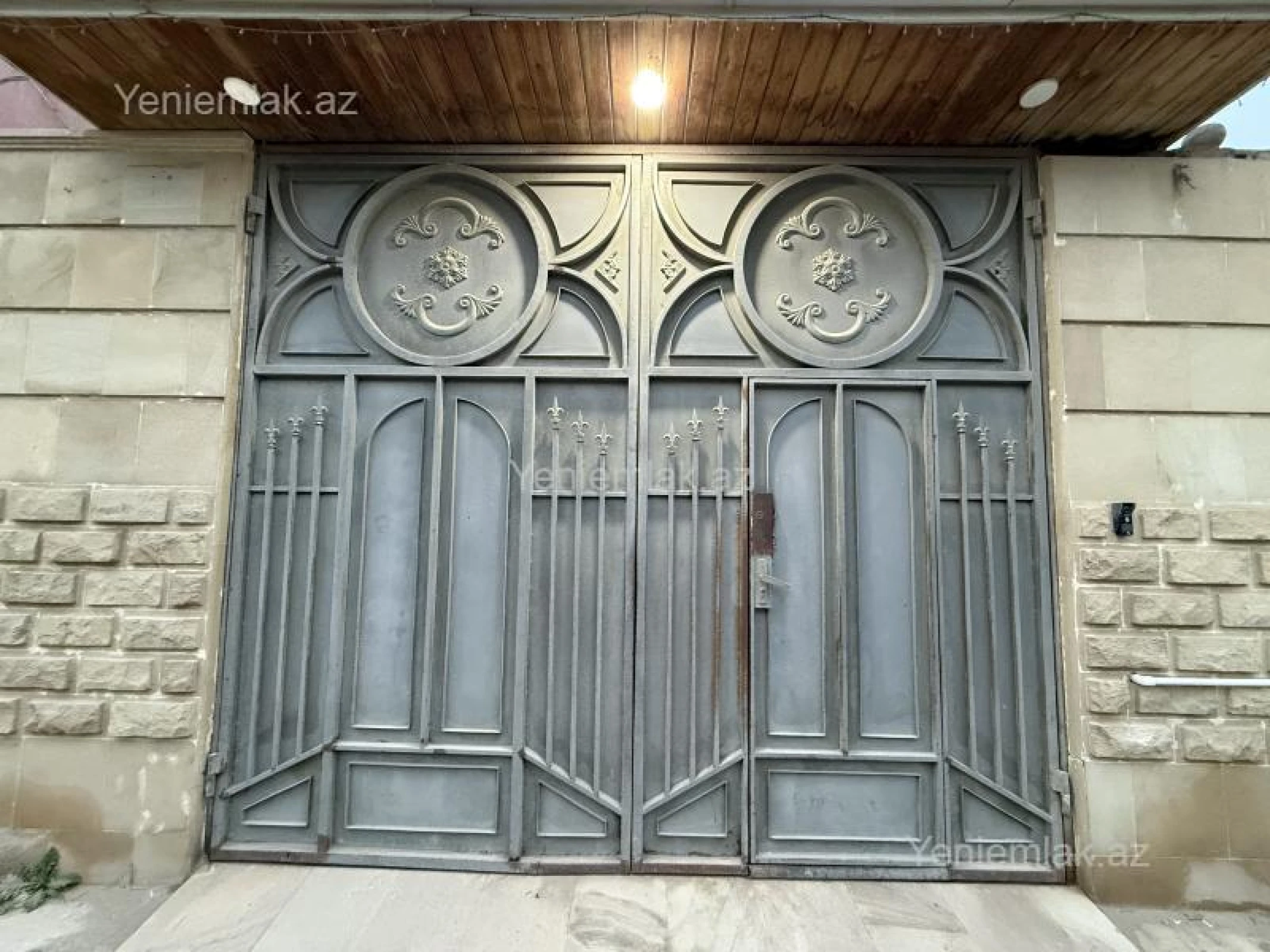 Satılır 7 otaqlı həyət evi 250 m²