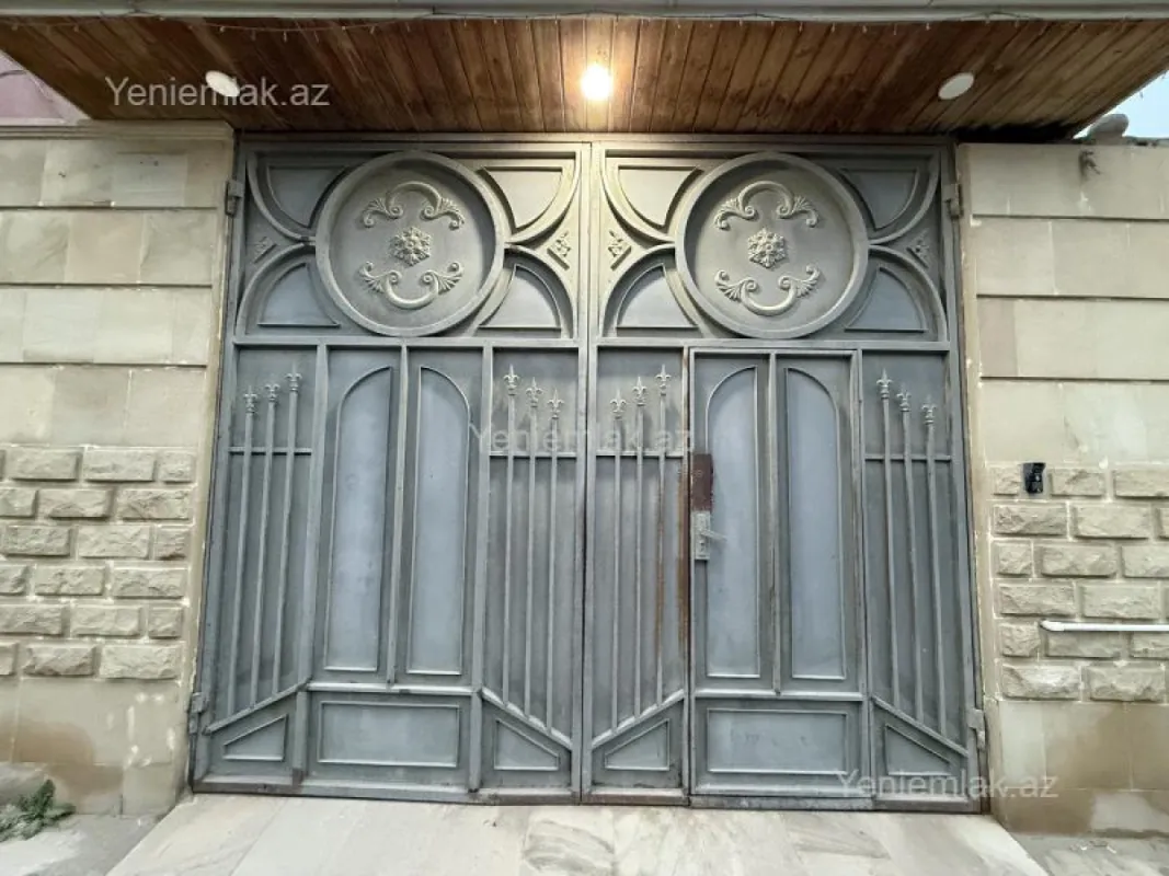 Satılır 7 otaqlı həyət evi 250 m²