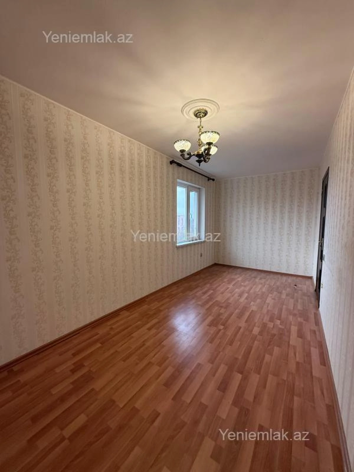 Satılır 2 otaqlı köhnə tikili 55 m²