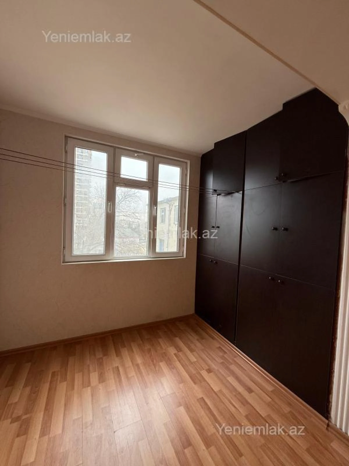 Satılır 2 otaqlı köhnə tikili 55 m²