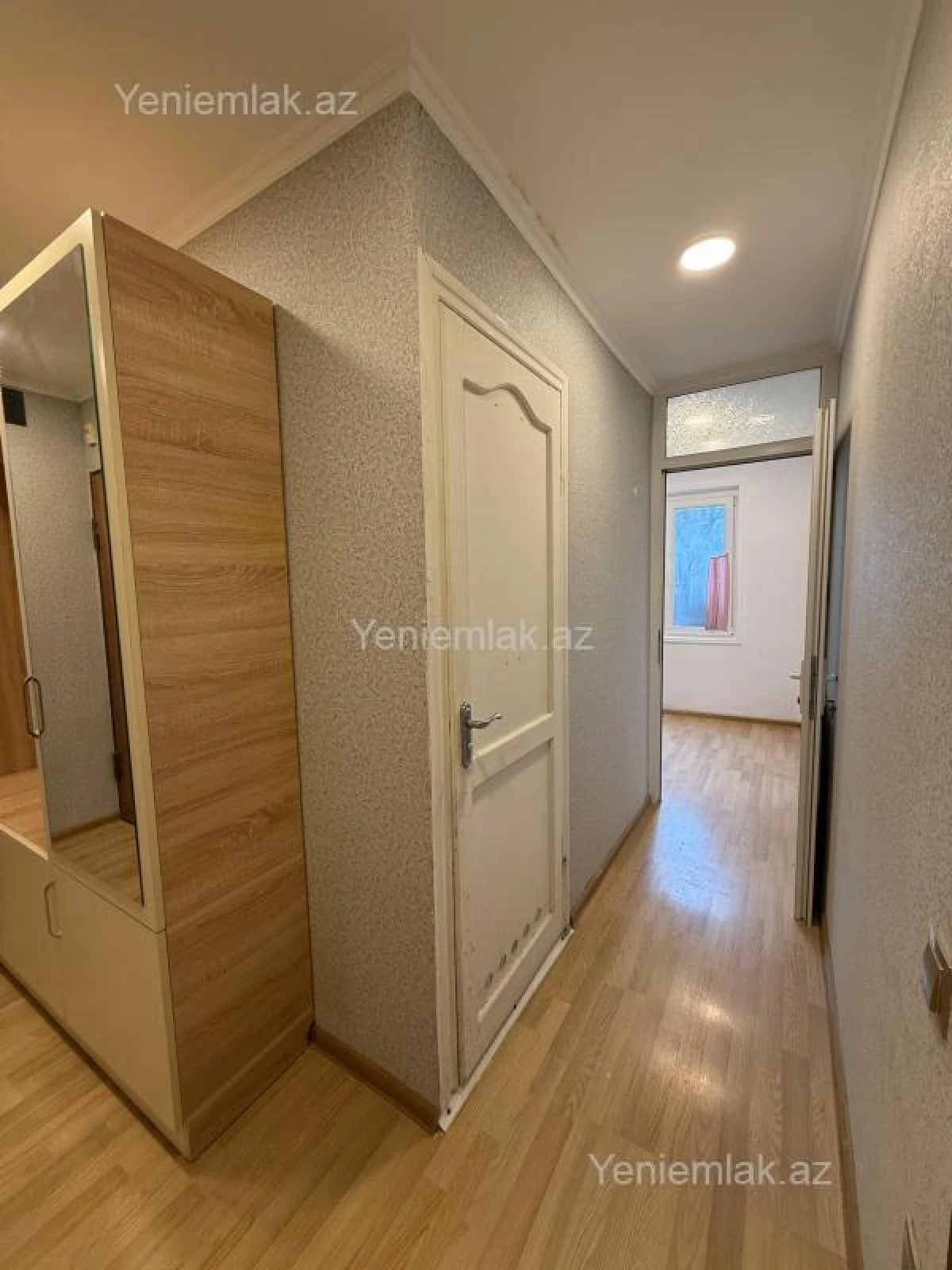 Satılır 2 otaqlı köhnə tikili 55 m²