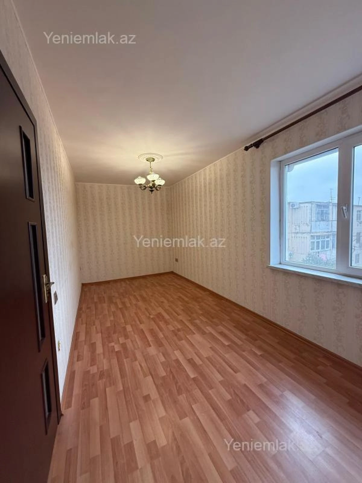 Satılır 2 otaqlı köhnə tikili 55 m²