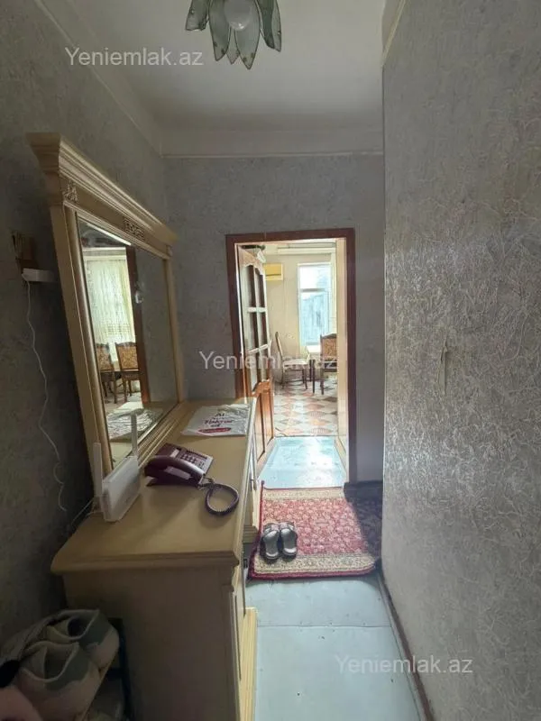 Satılır 2 otaqlı köhnə tikili 35 m²