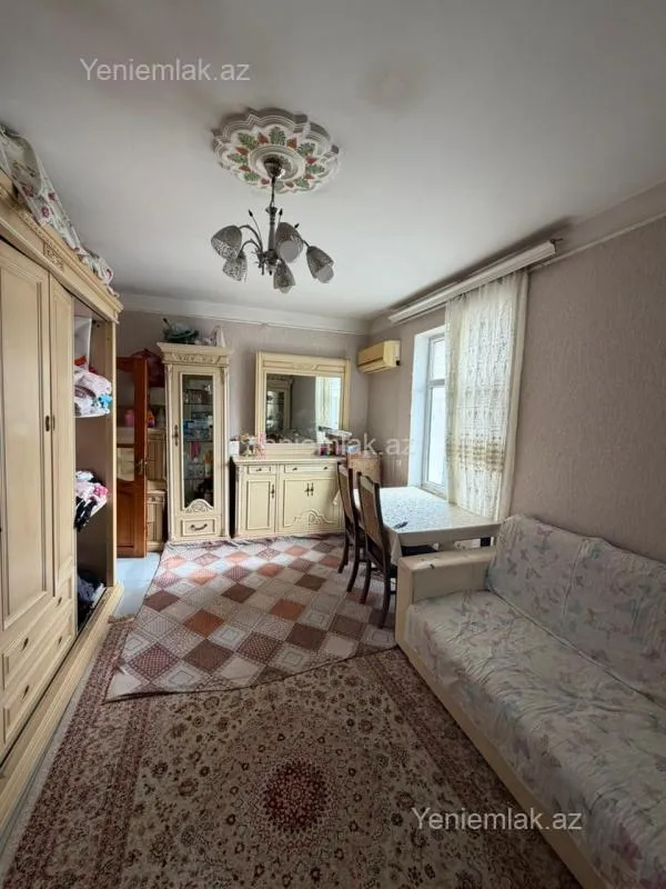 Satılır 2 otaqlı köhnə tikili 35 m²