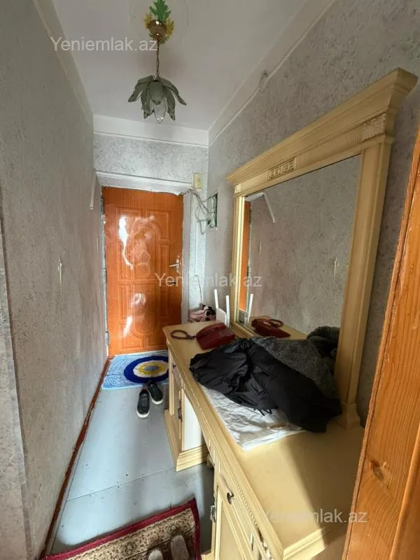 Satılır 2 otaqlı köhnə tikili 35 m²