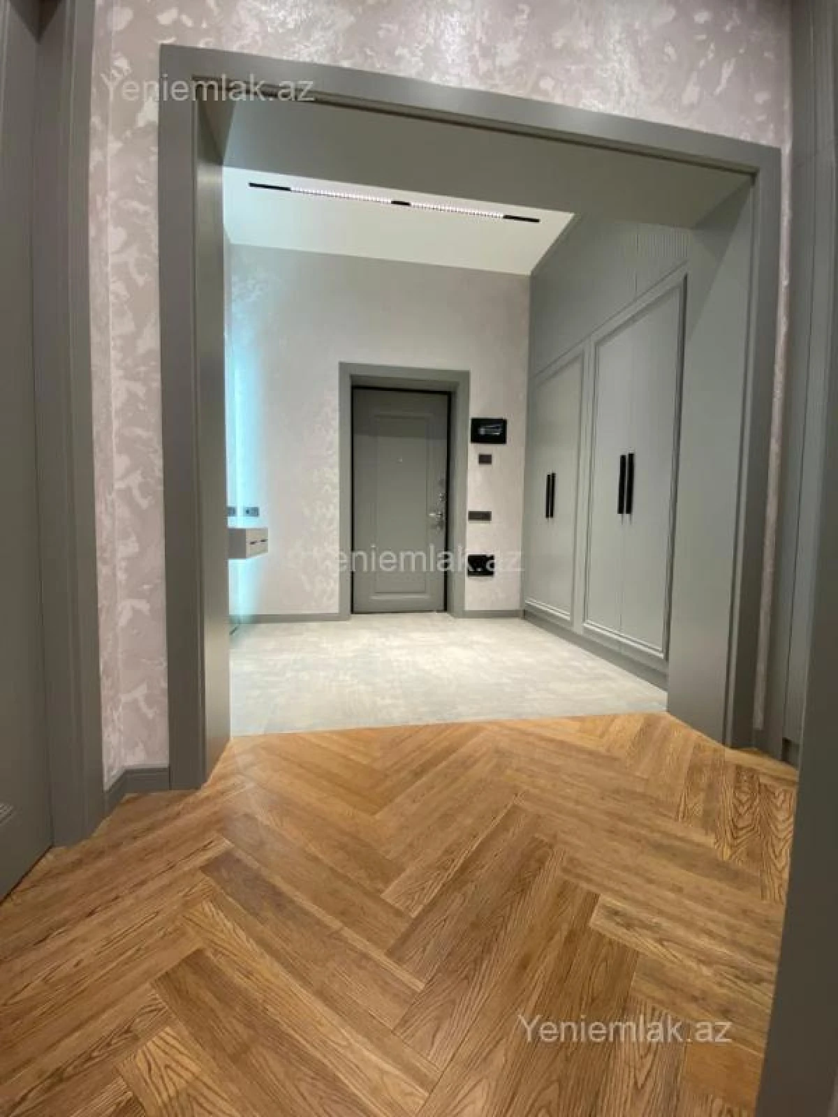 Satılır 2 otaqlı yeni tikili 70 m²