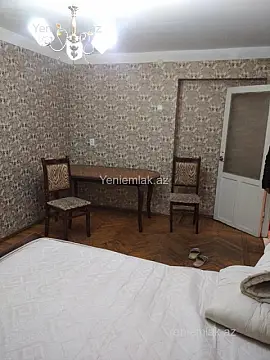 Satılır 1 otaqlı köhnə tikili 34 m²
