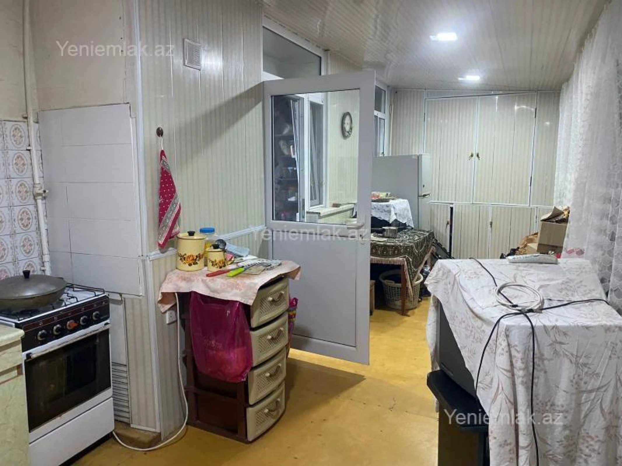 Satılır 4 otaqlı köhnə tikili 120 m²