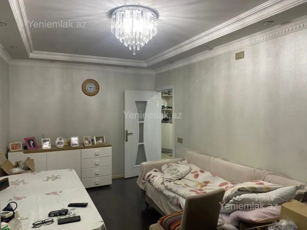 Satılır 4 otaqlı köhnə tikili 120 m²