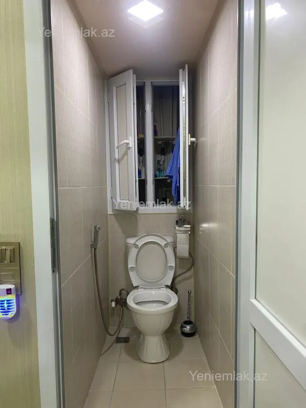 Satılır 4 otaqlı köhnə tikili 120 m²