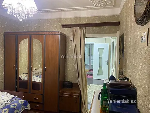 Satılır 4 otaqlı köhnə tikili 120 m²