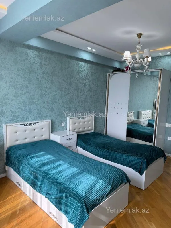 Satılır 3 otaqlı yeni tikili 135 m²