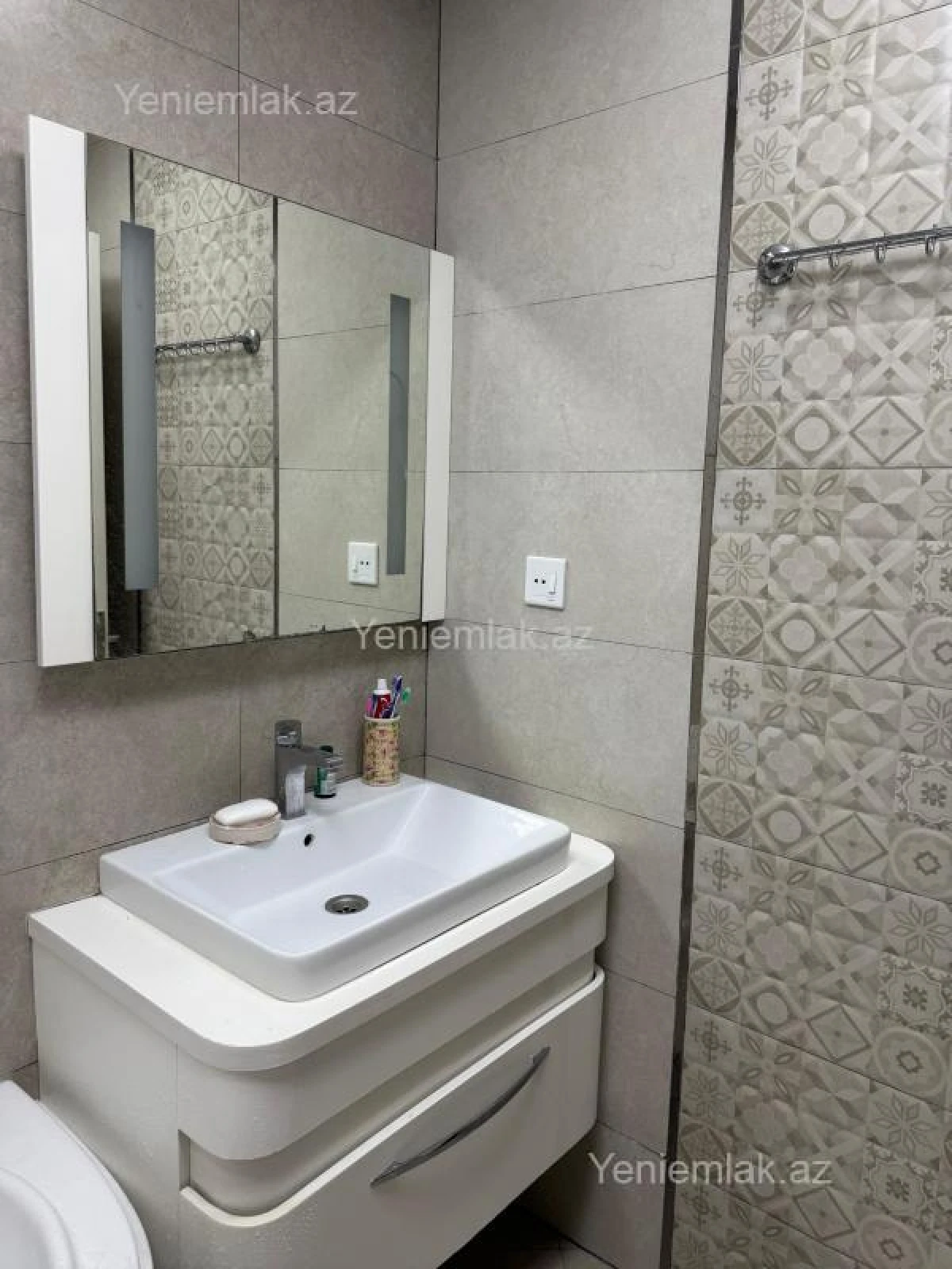 Satılır 3 otaqlı yeni tikili 135 m²