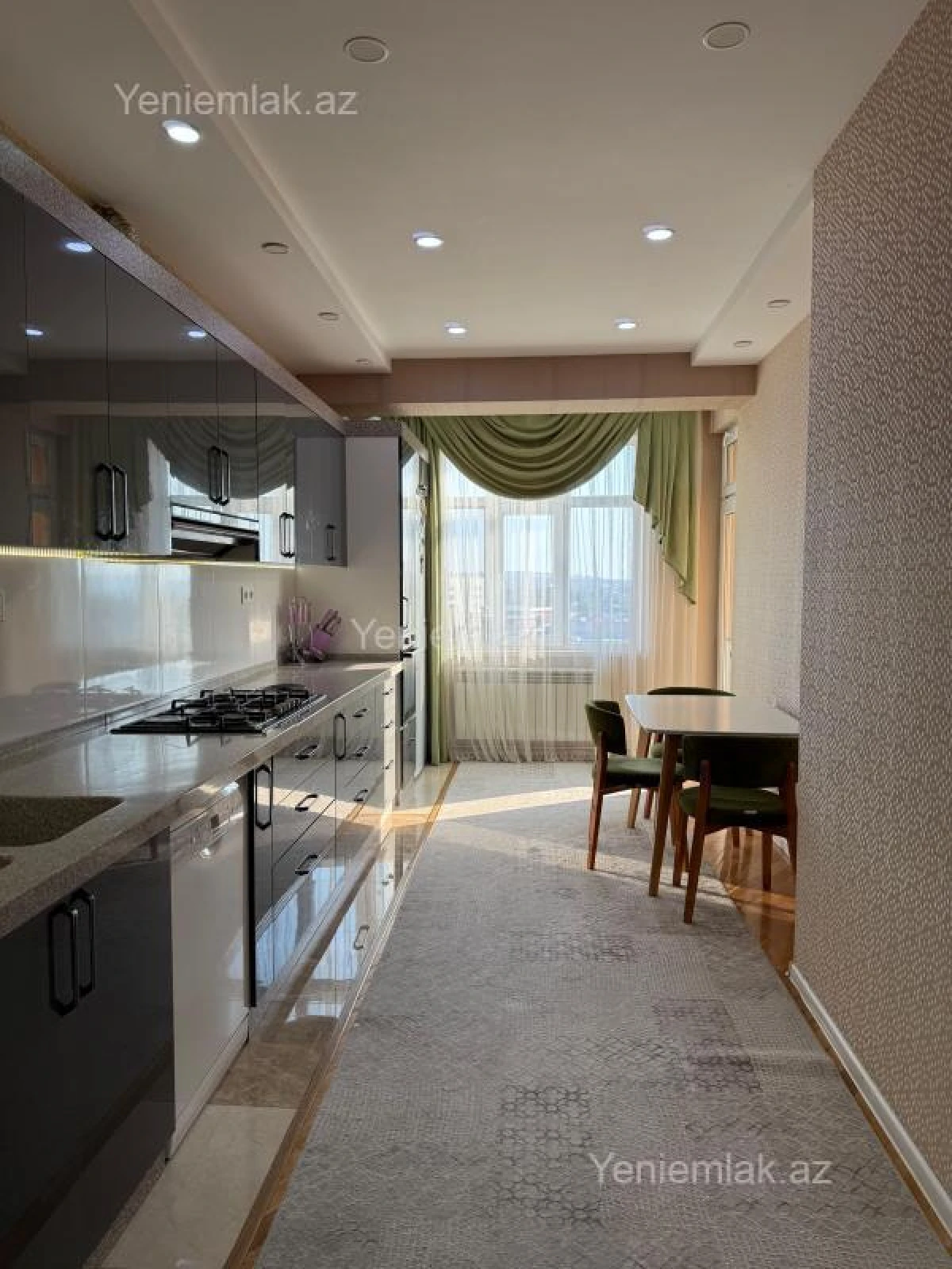 Satılır 3 otaqlı yeni tikili 135 m²