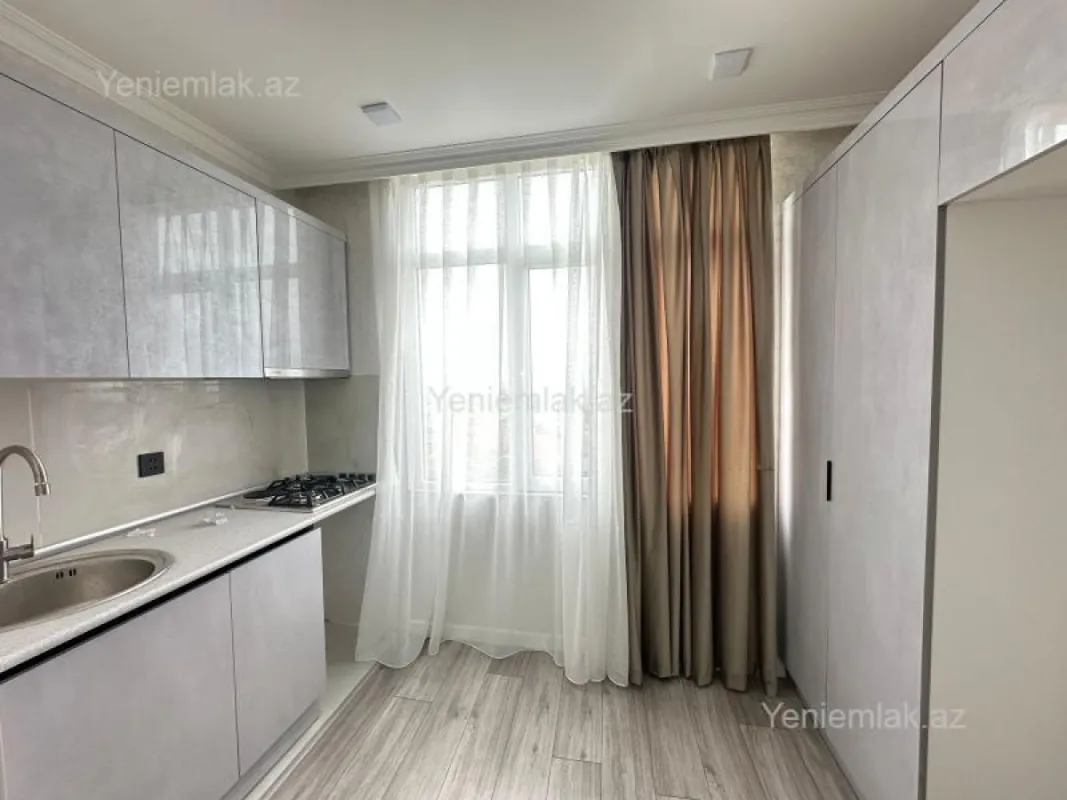Satılır 2 otaqlı köhnə tikili 40 m²