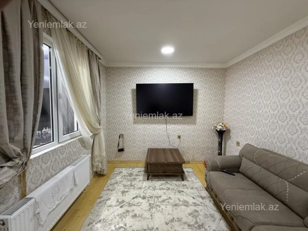 Satılır 4 otaqlı həyət evi 100 m²