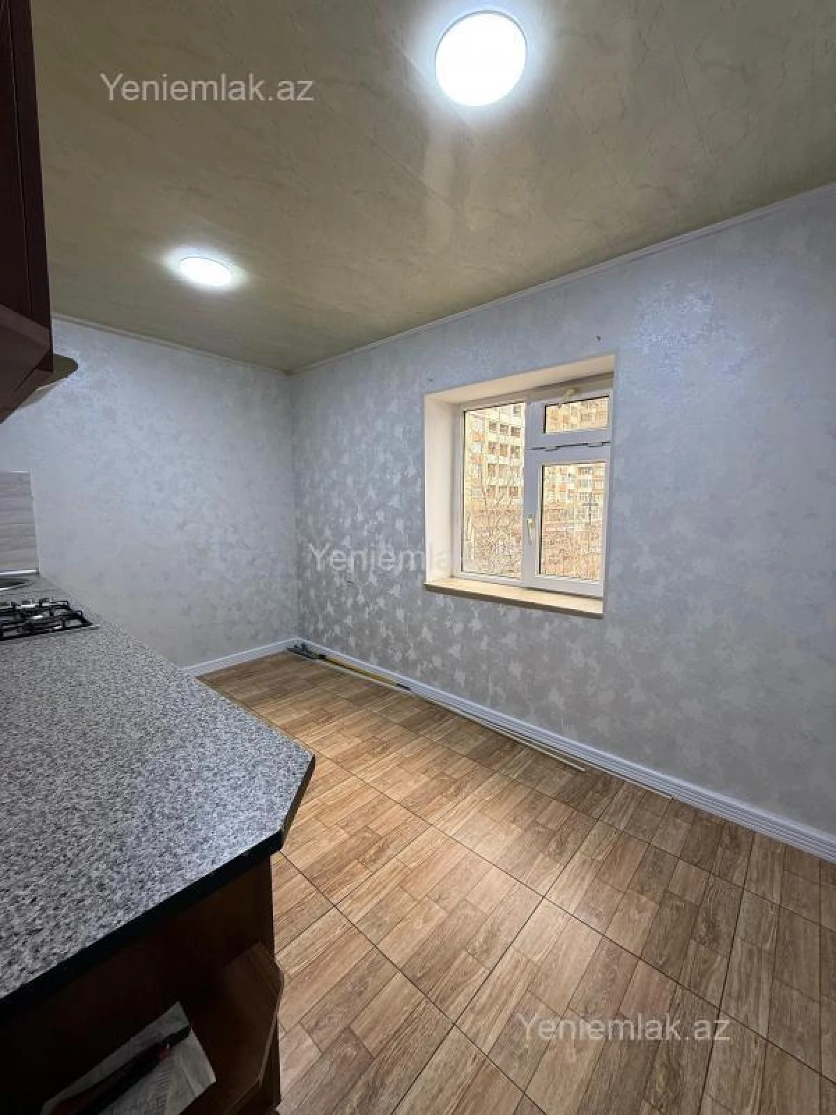 Satılır 3 otaqlı köhnə tikili 90 m²