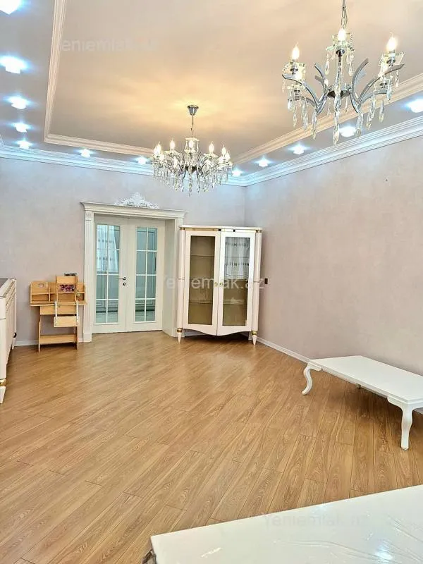 Satılır 3 otaqlı yeni tikili 138 m²