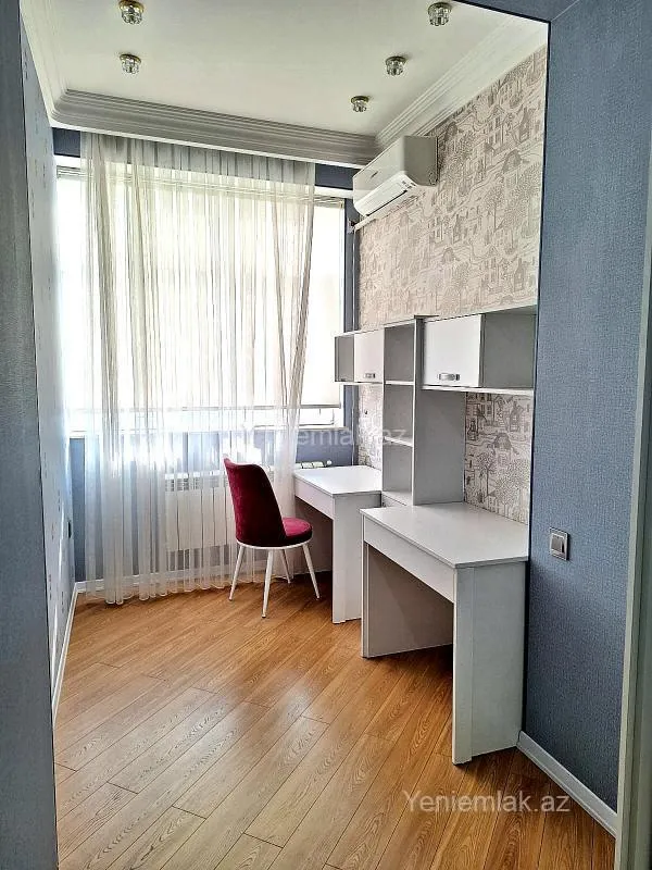 Satılır 3 otaqlı yeni tikili 138 m²