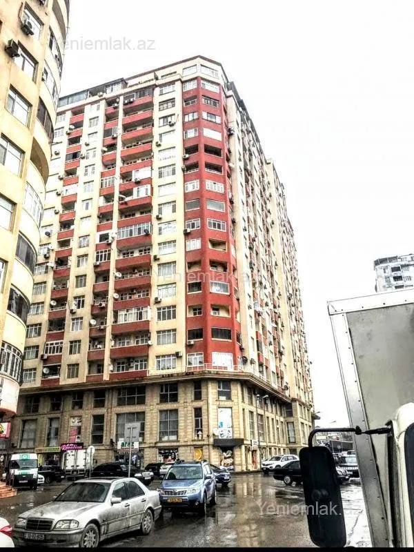 Satılır 3 otaqlı yeni tikili 138 m²