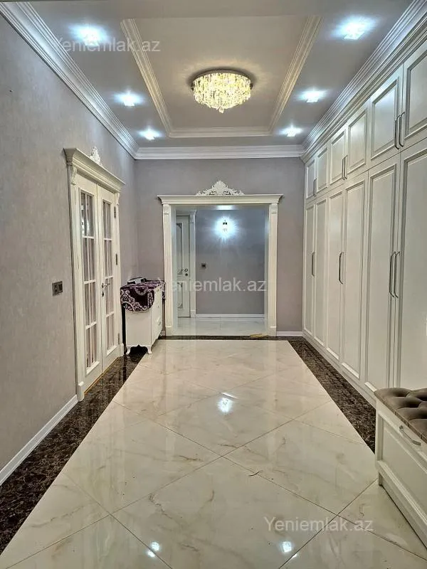 Satılır 3 otaqlı yeni tikili 138 m²