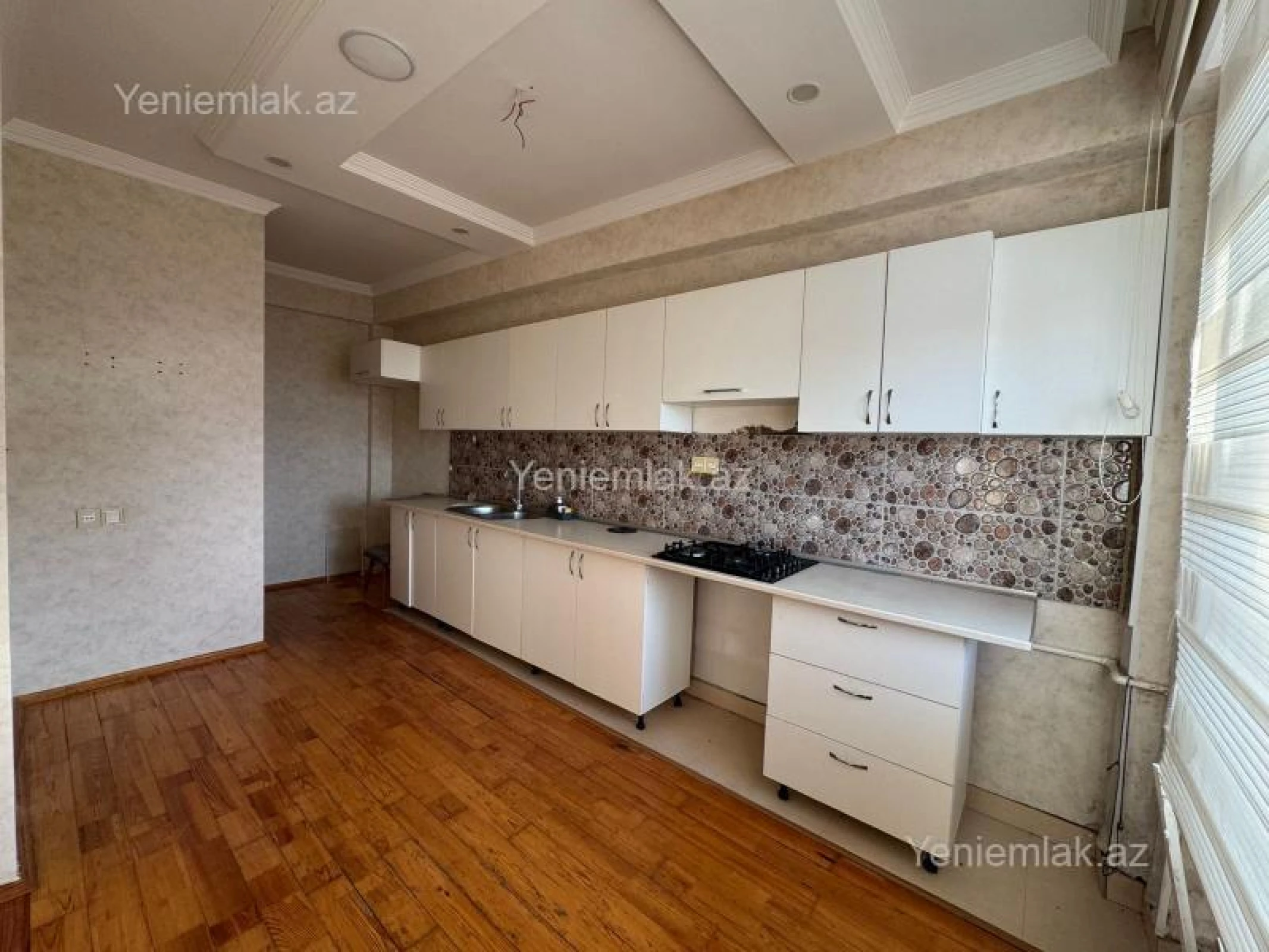 Satılır 3 otaqlı yeni tikili 94 m²