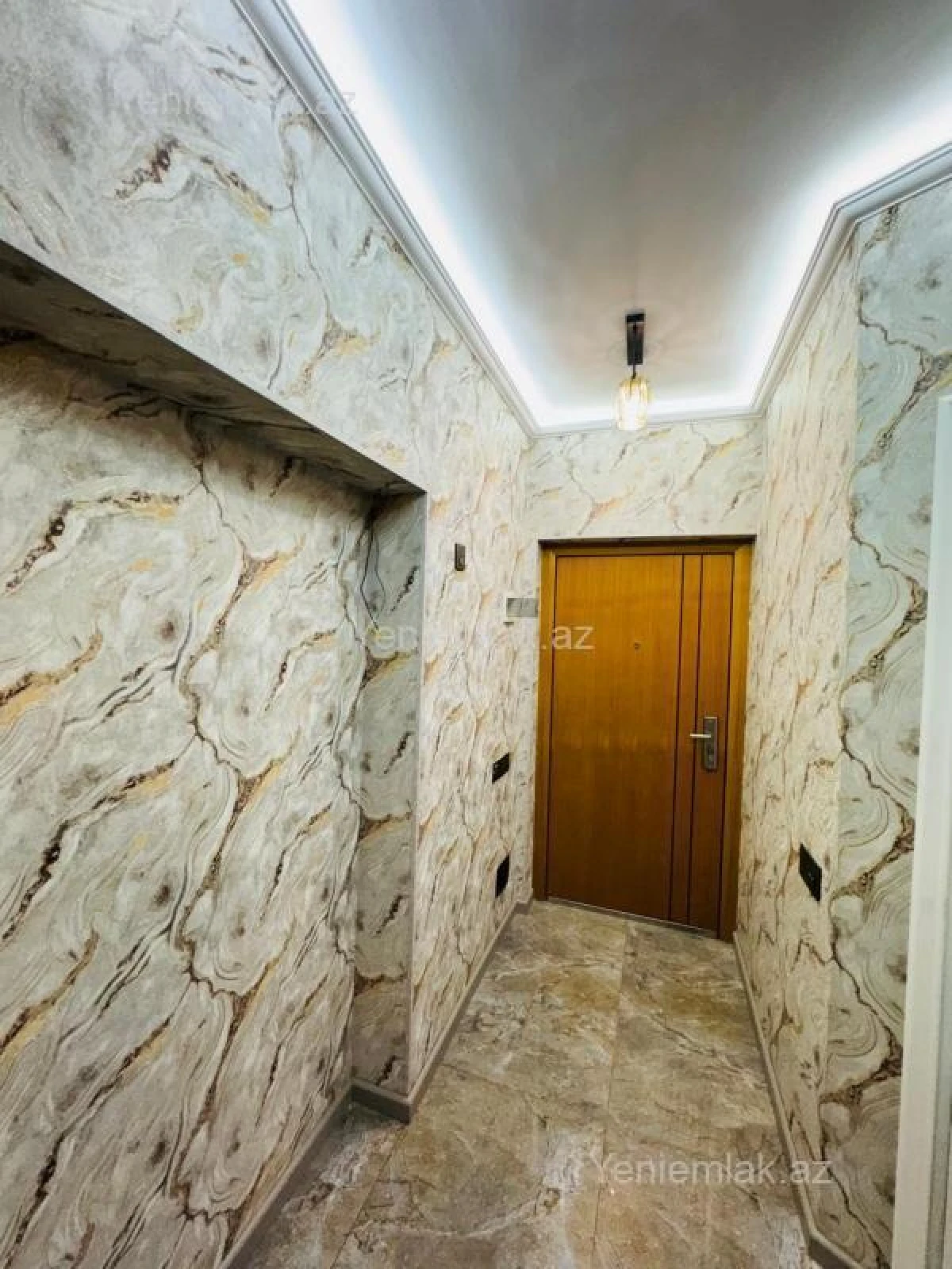 Satılır 2 otaqlı köhnə tikili 40 m²