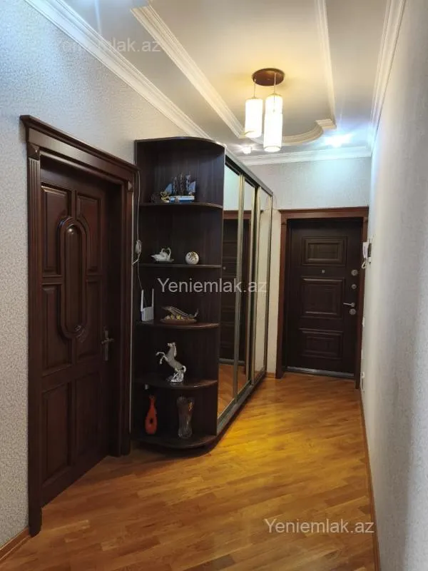 Satılır 3 otaqlı yeni tikili 102 m²