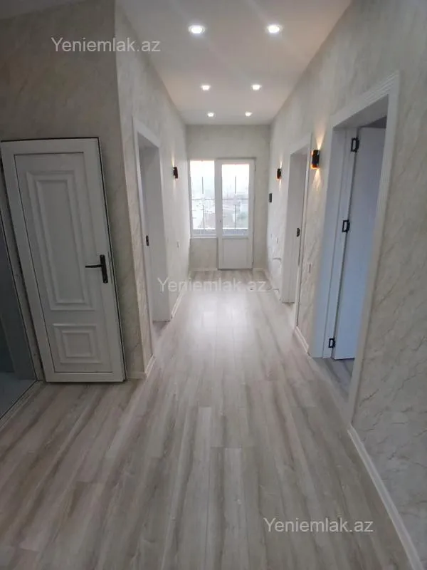 Satılır 5 otaqlı həyət evi 300 m²