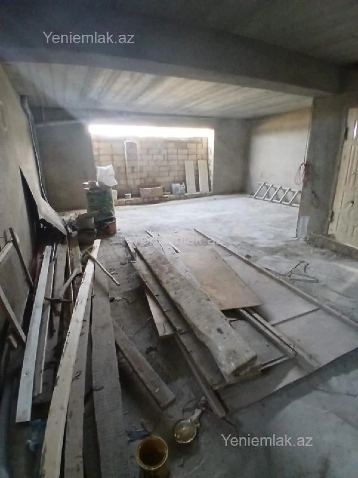 Satılır 5 otaqlı həyət evi 300 m²