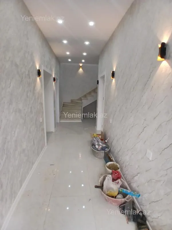 Satılır 5 otaqlı həyət evi 300 m²