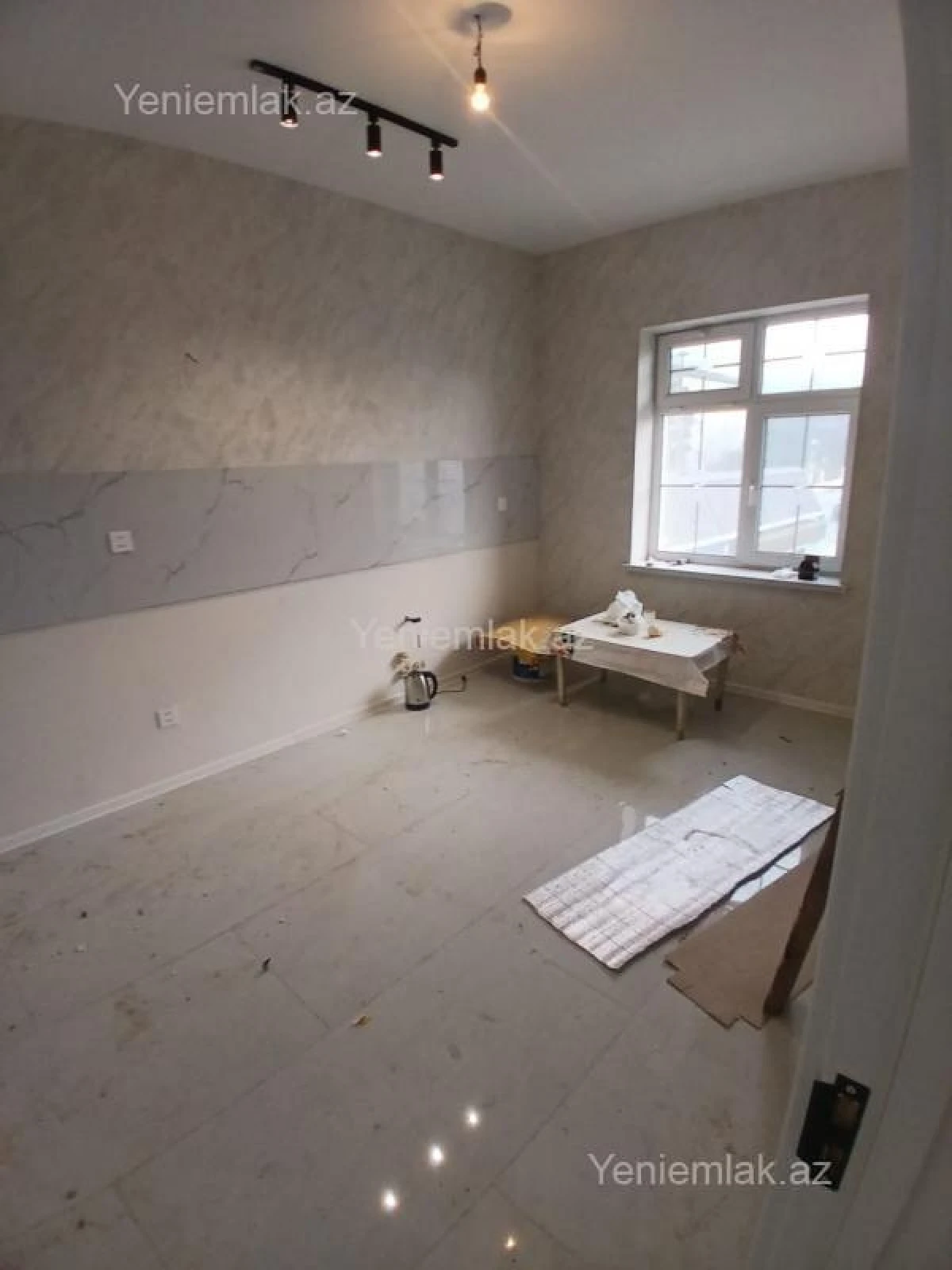 Satılır 5 otaqlı həyət evi 300 m²