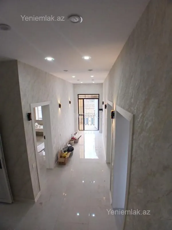 Satılır 5 otaqlı həyət evi 300 m²
