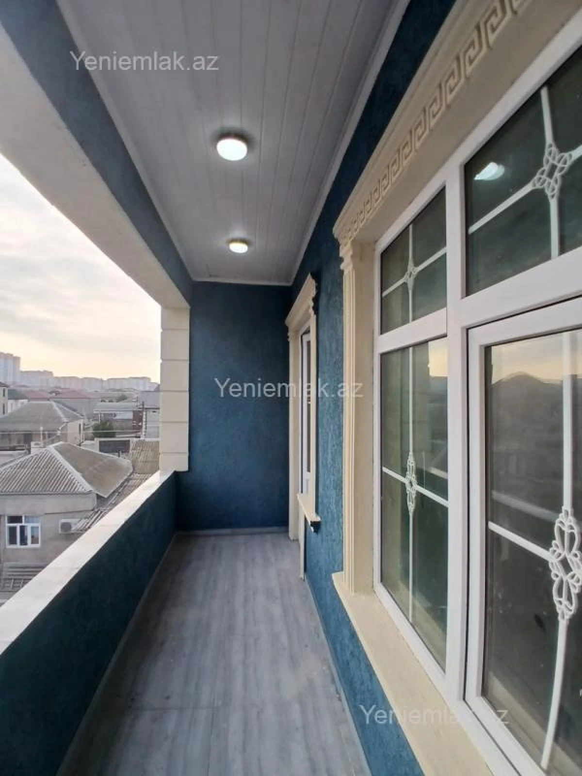 Satılır 5 otaqlı həyət evi 300 m²