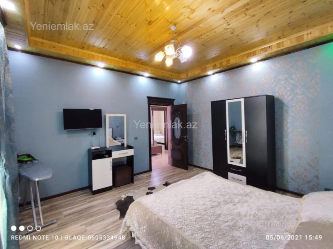 Satılır 3 otaqlı həyət evi 200 m²