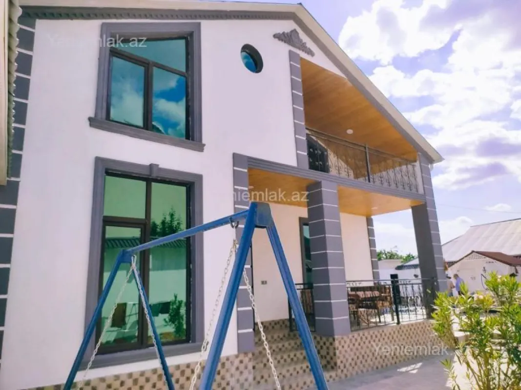 Satılır 3 otaqlı həyət evi 200 m²