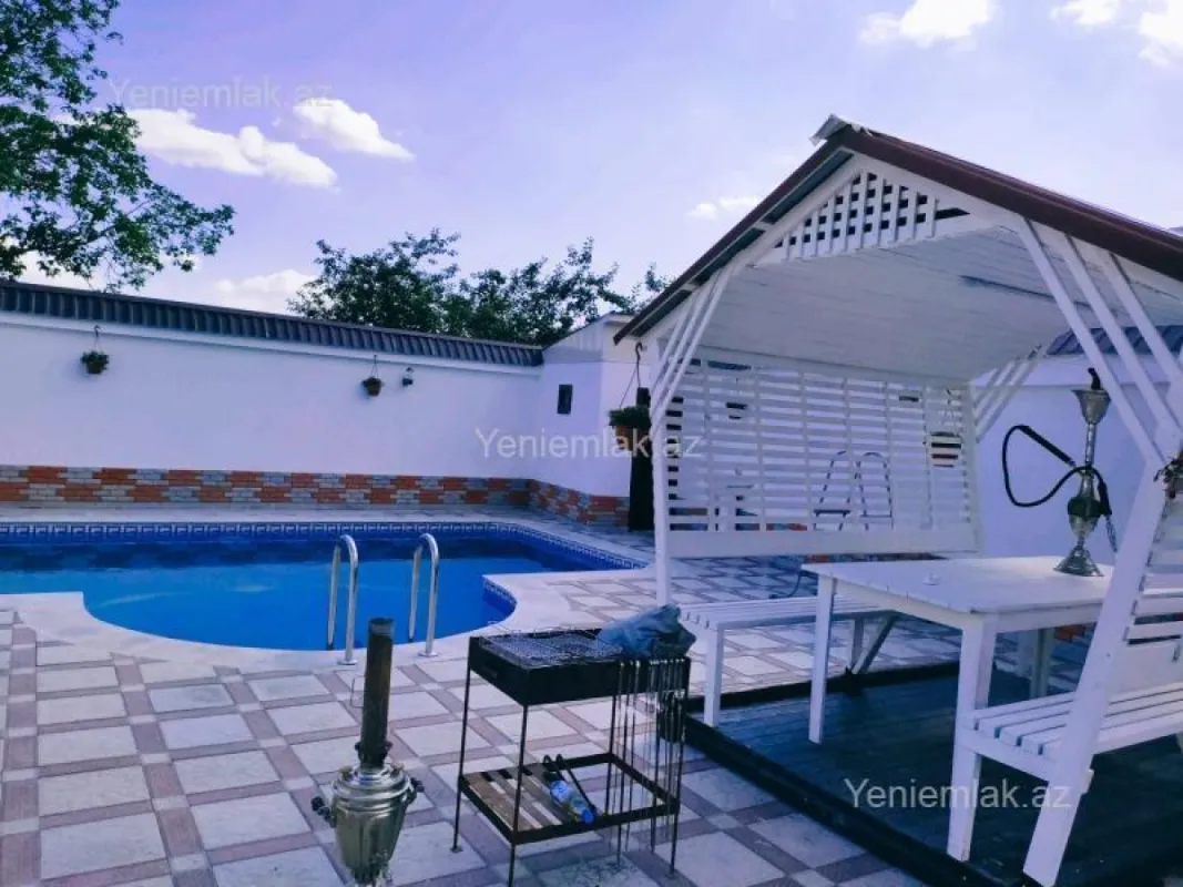 Satılır 3 otaqlı həyət evi 200 m²