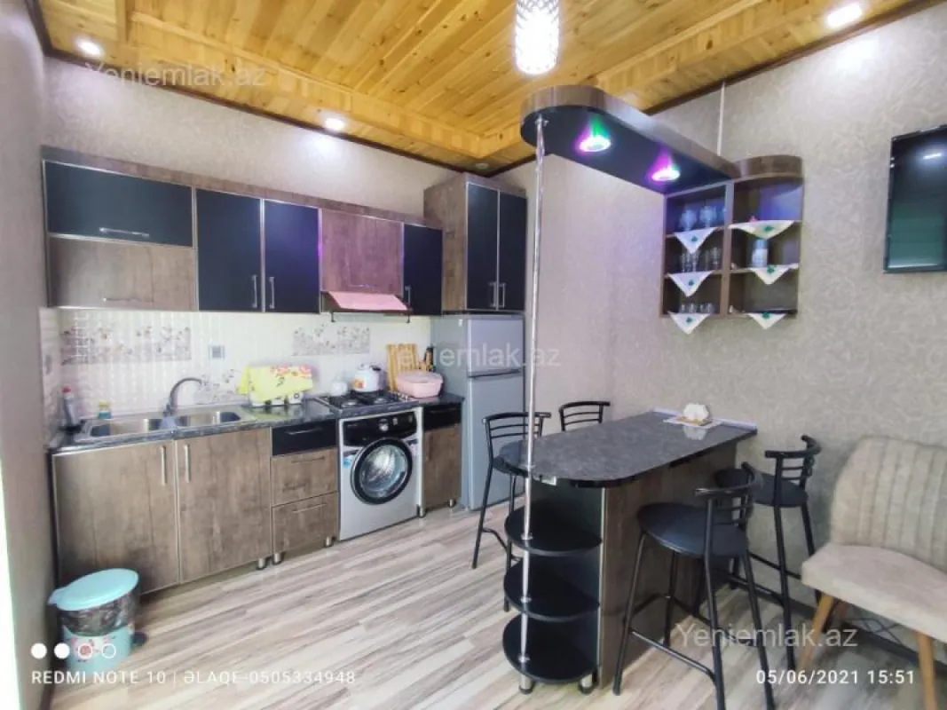 Satılır 3 otaqlı həyət evi 200 m²