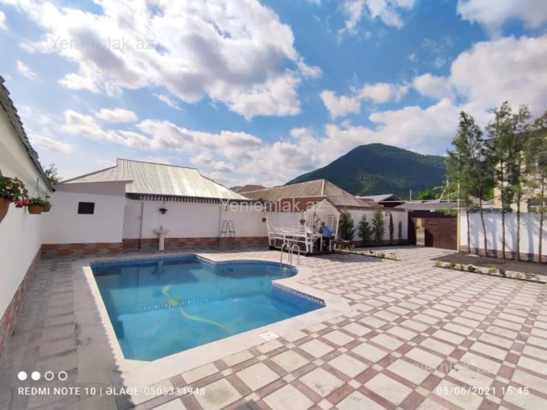 Satılır 3 otaqlı həyət evi 200 m²