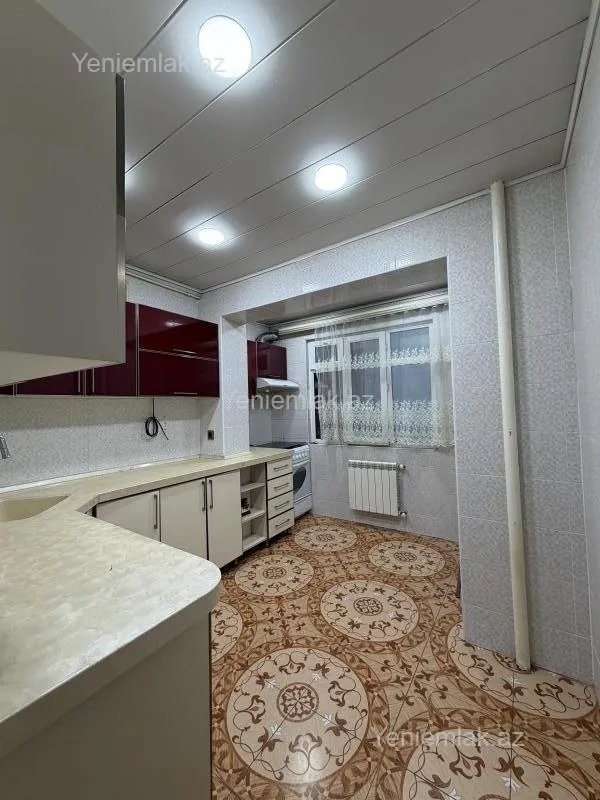 Satılır 3 otaqlı köhnə tikili 90 m²