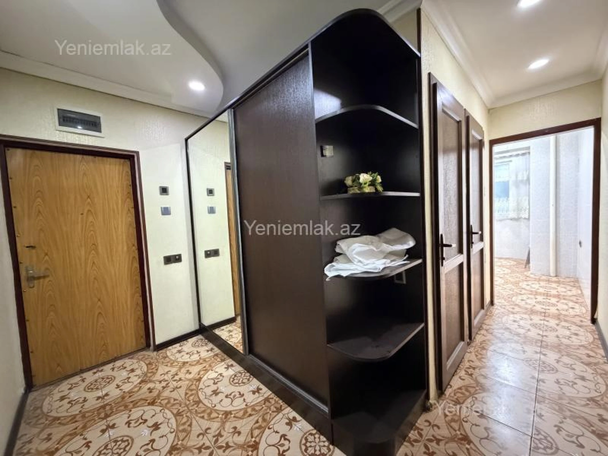 Satılır 3 otaqlı köhnə tikili 90 m²