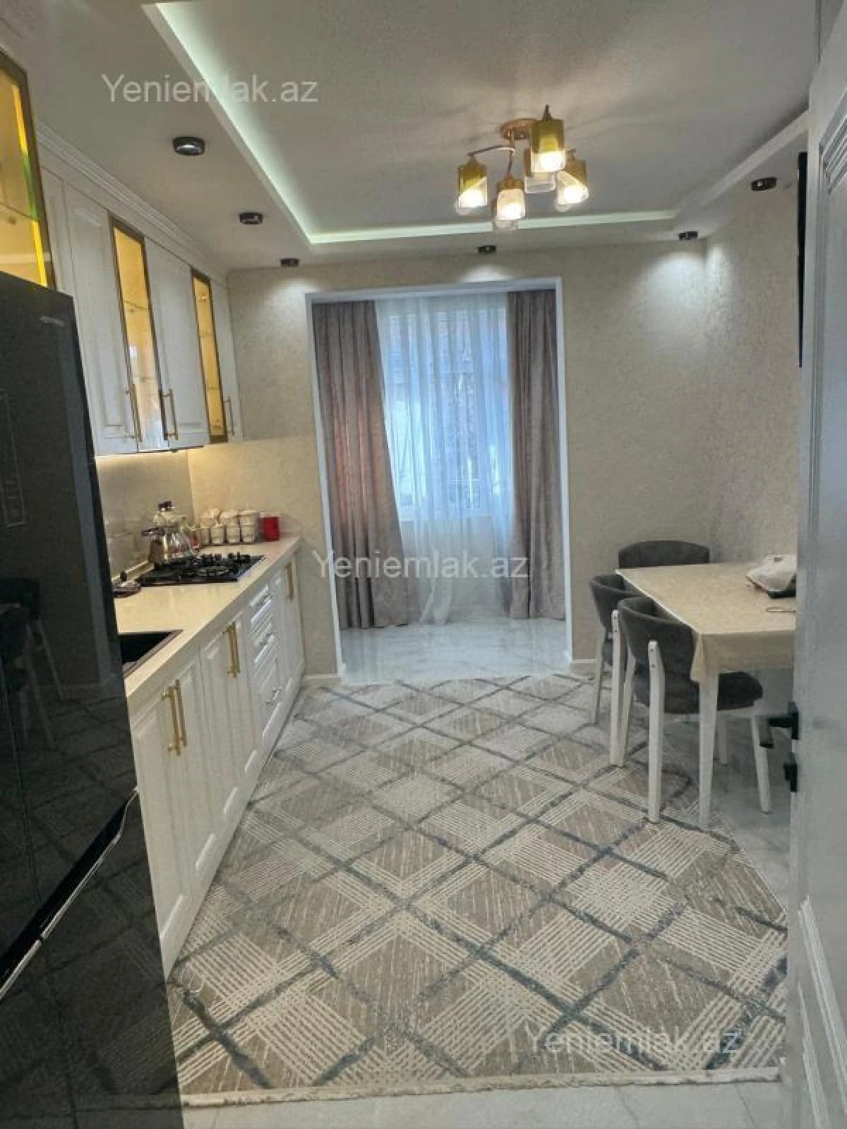 Satılır 5 otaqlı köhnə tikili 120 m²