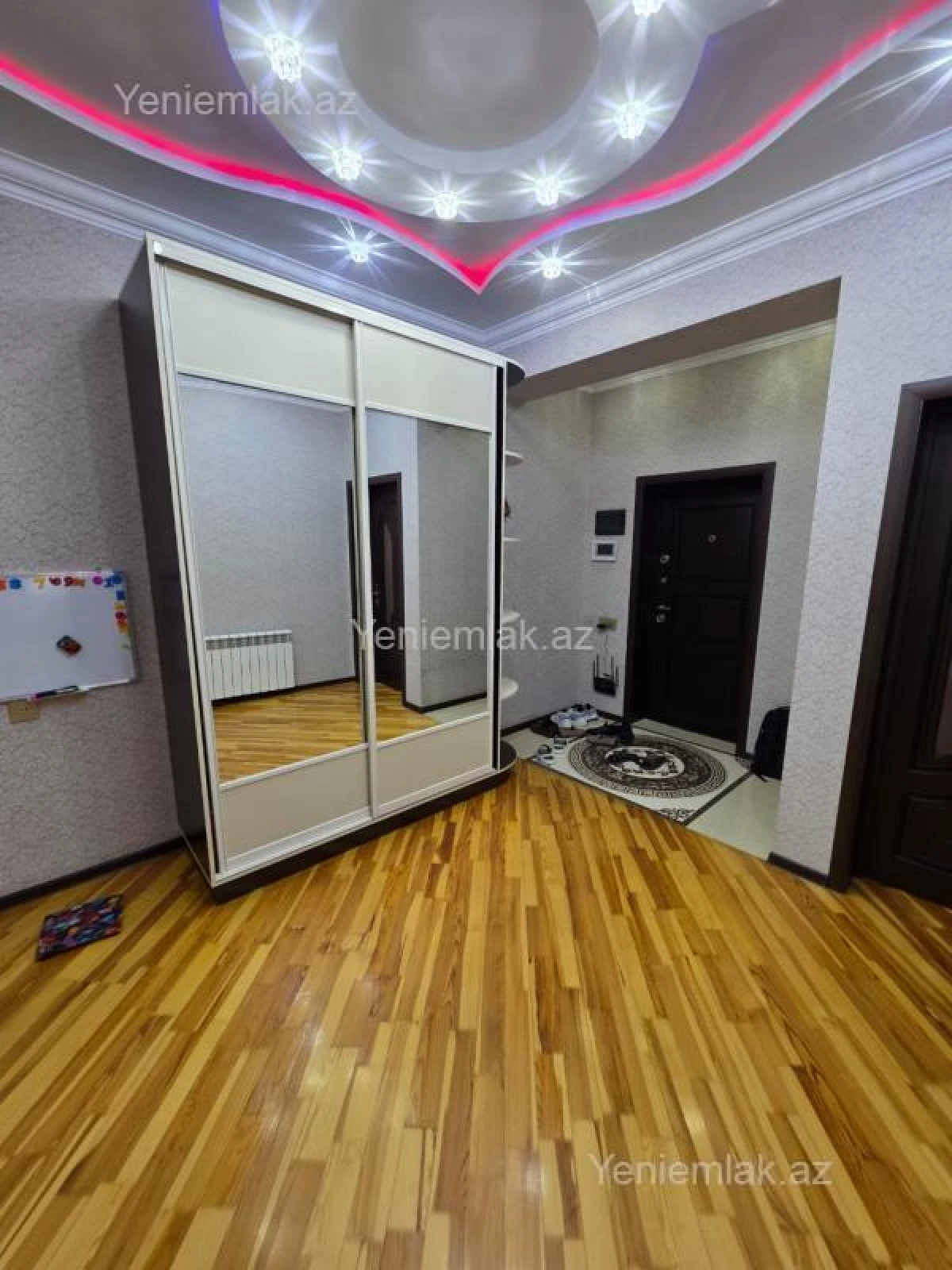 Satılır 3 otaqlı yeni tikili 140 m²