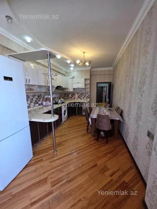 Satılır 3 otaqlı yeni tikili 140 m²